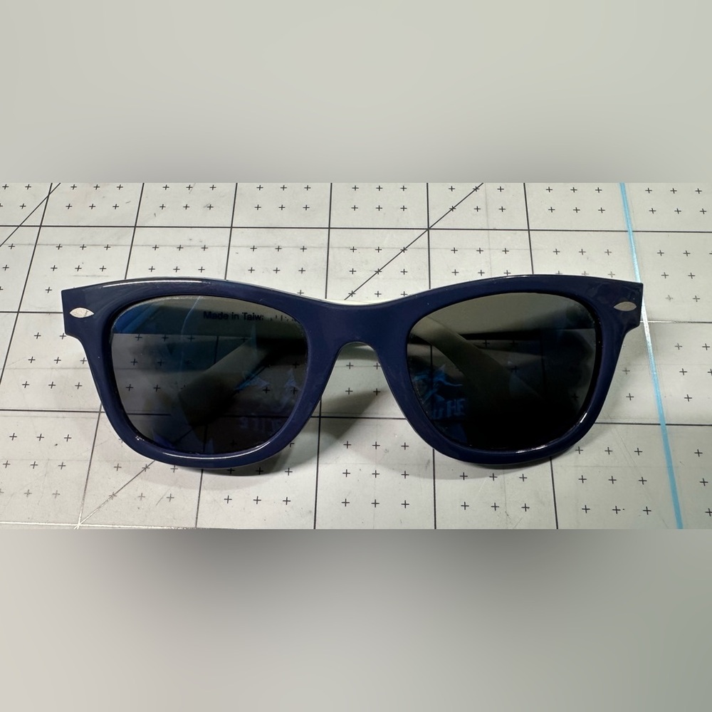 Carter’s Infant Baby reflective Sunglasses unisex boys summer accessories OS